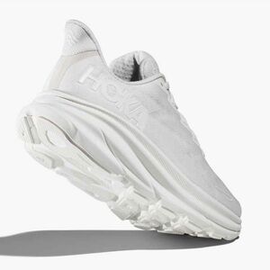 HOKA Clifton 9 EVERYDAY RUNNING Shoes
size men 11D White / White